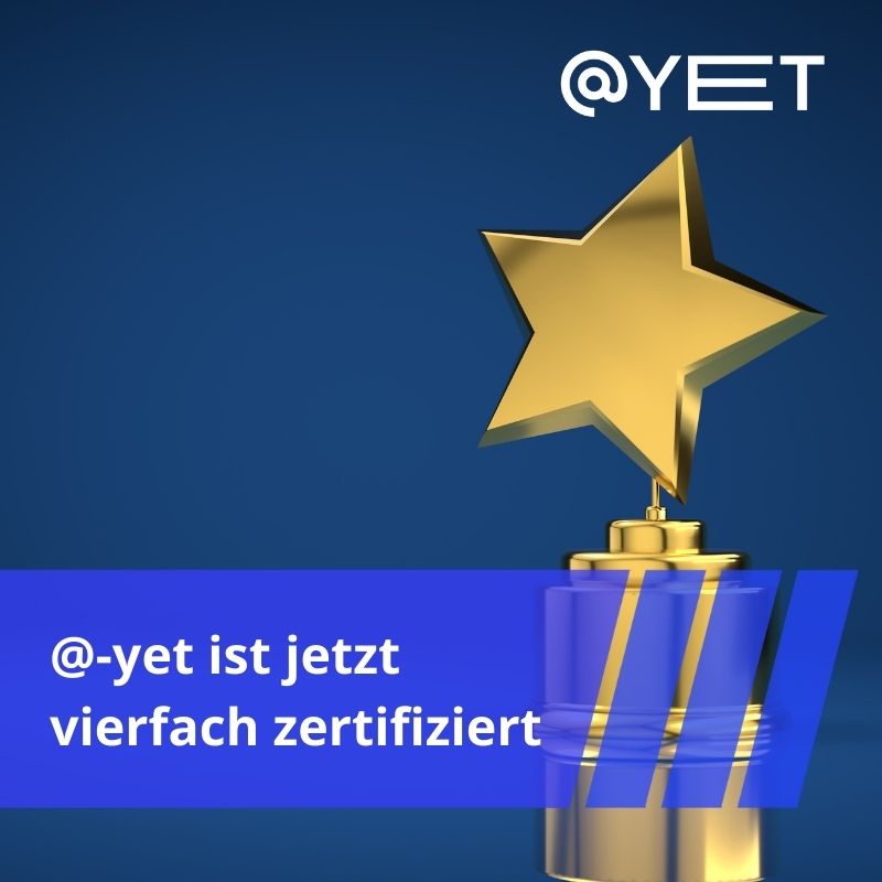 Quadratisches Bild mit einem Pokal, an dessen oberen Ende sich ein goldener Stern befindet. Darüber der Schriftzug "@-yet ist jetzt vierfach zertifiziert"
